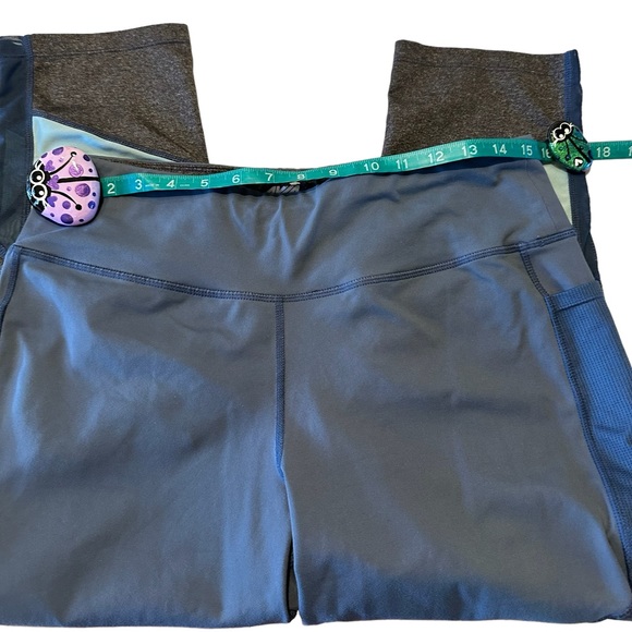 Avia Active Colorblock Performance Capri Leggings Large 12/14 Exercise Pants - Picture 9 of 16